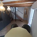 Old House In Kastel Kambelovac Каштела