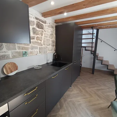 Apartman Old House In Kastel Kambelovac Kaštela