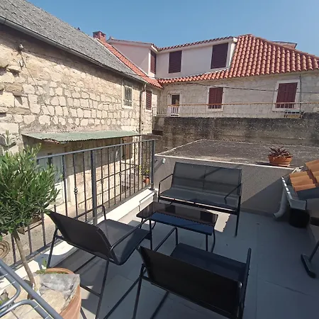 Old House In Kastel Kambelovac Апартаменты