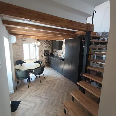 Apartamento Old House In Kastel Kambelovac *